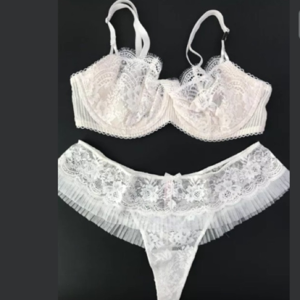 Victoria's Secret Dream Angels Bra Thong 36D/L